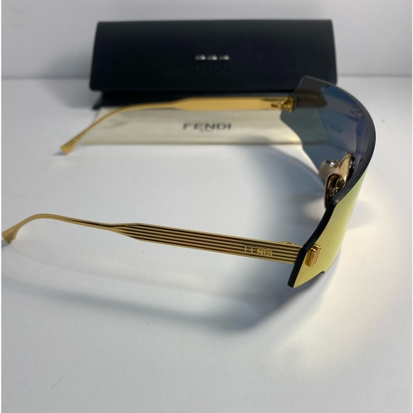 FENDI Rose Gold Shield Sunglasses
FF 0440/S 0000 99 - Picture 9 of 16